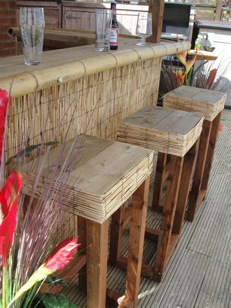 Vanilla entremet with bitter chocolate mouse and stevia. Pin by lizbeth cotto on Decorar playita | Outdoor bar ...