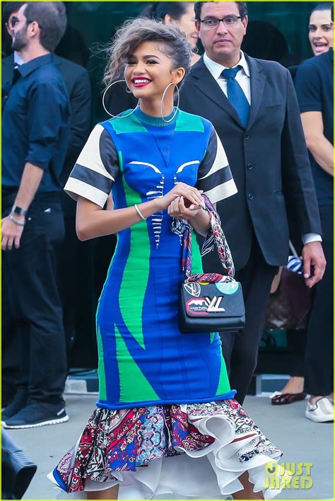 zendaya stole the lv cruise collection fashion show with a stunning summer look photo 3668901