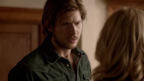 Shirtless Men On The Blog Greyston Holt Mostra Il Sedere