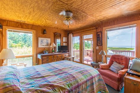 Hurricane dorian made landfall on north carolina's outer banks as a category 1 storm, hitting the coast with heavy rain and strong winds. Carol's Soundfront Castle 7201 | Salvo Vacation Rentals ...
