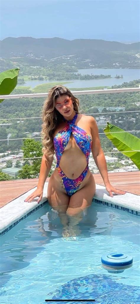 8 Hot Sexy Bebe Maldonado Bikini Pics