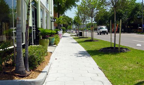 Well Designed Sidewalks Keep Pedestrians Communities On The Move Ayres