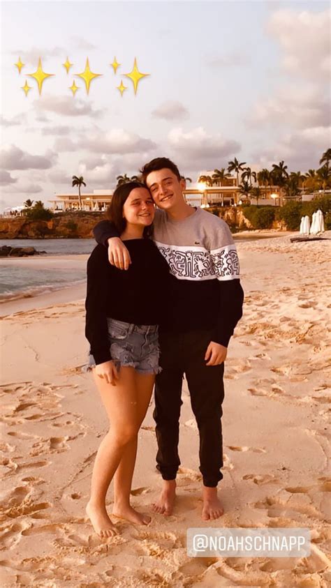 Learn about noah schnapp's age schnapp was conceived in scarsdale, new york, to mitchell and karine schnapp. Chloe and Noah Schnapp | Stranger things actors, Cute ...