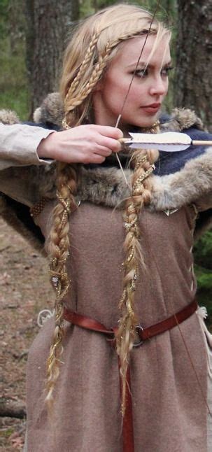 Lately, i have been receiving a lot of questions concerning viking hairstyles, all inspired by travis fimmel's fancy haircut in the history channel's vikings. Viking Braids: Beautiful Hairstyle of The Viking Queen ...