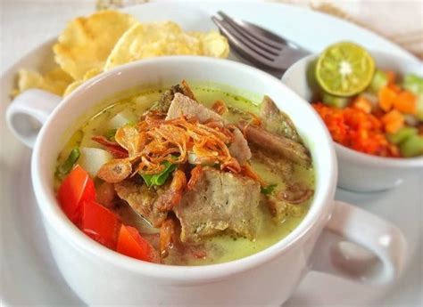 Rahasia kenikmatannya ayam goreng yang bumbunya meresap adalah karena proses mengungkep ayam, lho. Resep Cara Membuat Soto Betawi Yang Gurih Dan Lezat ...
