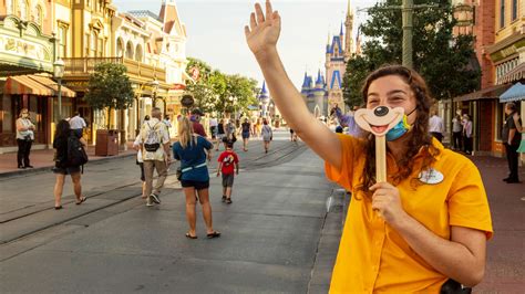 Union Reps Call Out Disneys Trumpian Treatment Of Theme Park Workers