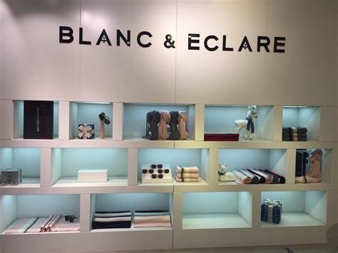 Jessica Gives Another Look At Blanc And Eclare S Scarf Collection With A Video Clip