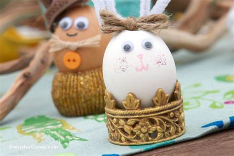 If you meet any resistance, don't keep blowing air or once everything is blown out, you might want to fill your syringe with warm water and blow it into the. Egg decorating ideas for Easter - Everyday Dishes & DIY