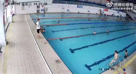 【閲覧注意】屋内プールで溺れた小学生、誰も助けずじっくり死亡動画あり ゆうらり Happy Smile