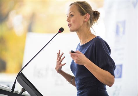 9 Ways To Be A Better Public Speaker Psychologies