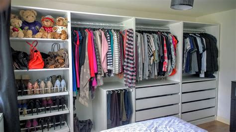 Koniecznie wypróbuj ikea pax planner bit.ly/2edobgp odwiedź mój kreatywny blog diy www.twojediy.pl/ ✓ rozwiń. Open Plan storage with IKEA PAX Wardrobes - Kip Hakes