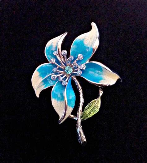 Vintage Flower Brooch Blue and White Enamel Flower Faux | Etsy | Enamel flower, Flower brooch ...