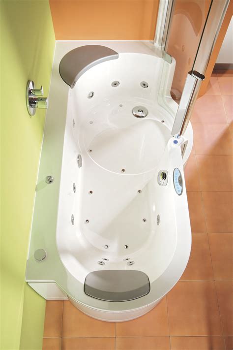 Replacing a tub with walk in shower. Artweger Twinline met whirlpool, bovenaanzicht. | Shower ...
