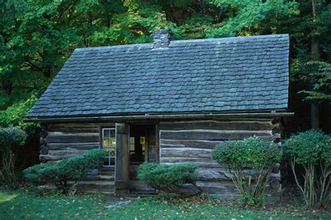 The requirement for a president to be a while abraham lincoln may have been the only president to have been born in a log cabin, his birth (for instance, although ronald reagan was born in illinois, he first rose to power in california. U.S. Presidents Born in Log Cabins