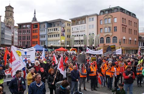 Kalajdžić doneo pobedu švabama, augzburg blizu provalije. Bunt, laut, geschlossen: Für viele Bürger ist die ...