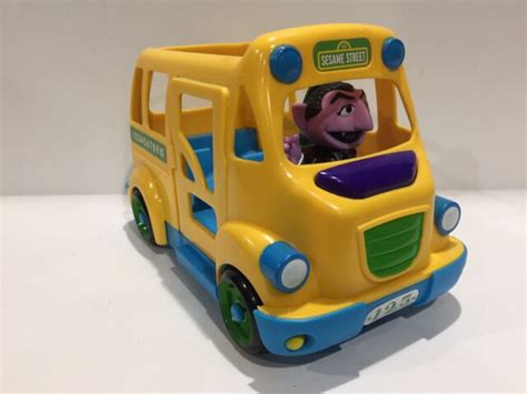 Sesame Street Play N Carry Day Camp School Bus Muppets Tara Toy Corp Ebay