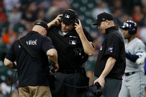 ap sources mlb umpires reach pay deal during pandemic