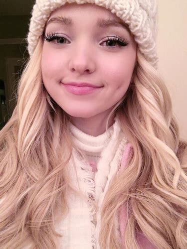 The Most Stylish Selfie Of The Day Dove Cameron Celebrity And Celebs