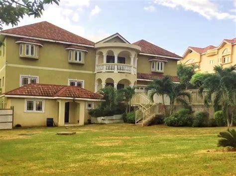 Newly refurbished three bedroom house two minutes from kingston town centre. 6 Bedroom House For Sale In Kingston & St. Andrew - KW Jamaica