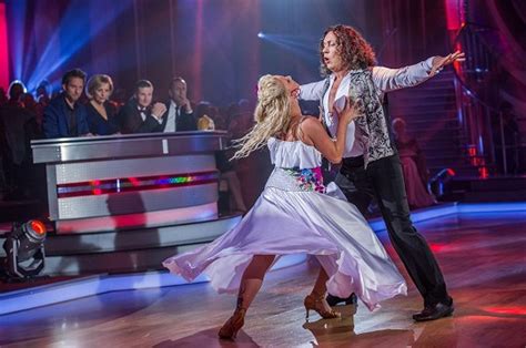 O přízeň poroty a diváků se ucházejí anna k, k. StarDance 2018 (10.11.): Rumba, quickstep a cesta kolem ...