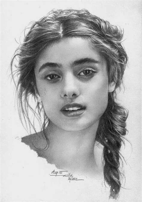 Pin By Lisa Quinn On Draw Portrait Pencil Portrait Realistic Drawings