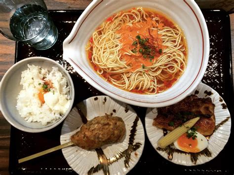 For example, let's say a cryptocurrency expert says bitcoin's value will fall tomorrow. Rekomendasi Restoran Halal yang Bisa Anda Kunjungi Saat ...