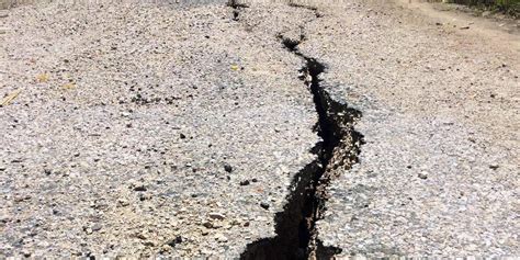 La nouvelle calédonie est située sur la ceinture de feu, une zone sujette aux tremblements de terre en raison des mouvements des plaques tectoniques. Un tremblement de terre puissant frappe la Papouasie ...