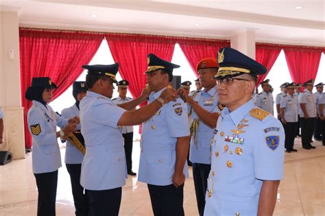 Bambang pamungkas (born 10 june 1980), also known as bepe, is a retired indonesian professional footballer who predominately played for persija jakarta and the indonesia national football team. Marsekal Pertama TNI Paminto Bambang Pamungkas Jabat Wakil ...