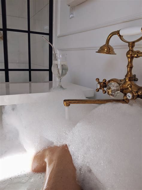 Sunday Morning Bubble Bath Aesthetic Rooms Classy Aesthetic White