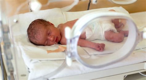 How Early Can A Mother Have Skin Contact With Her Premature Baby