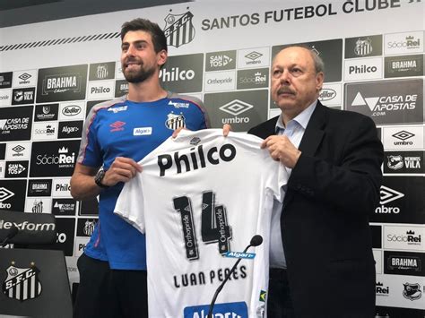 Uma provável escalação do santos é a seguinte: Santos apresenta Venuto e Luan Peres; dupla projeta ...