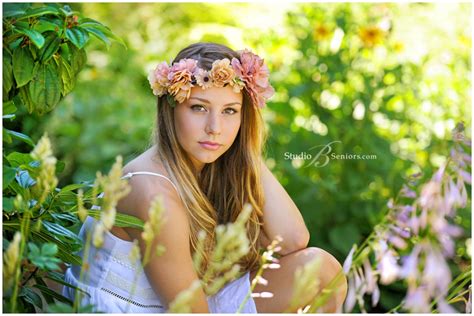 Senior Picture Ideas For Girls Floral Crown And Boho Dress