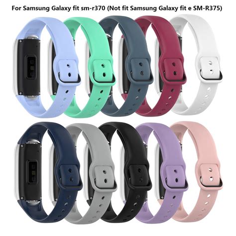 Karakternya lembut, ringan dan mudah untuk kembali ke bentuk aslinya, berbentuk seperti kapas, bukan sepotong kain seperti dacron. Strap Pengganti Bahan Silikon untuk Samsung Galaxy Fit sm ...