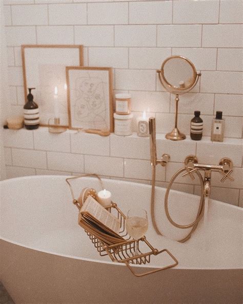 𝐷𝑜𝑚𝑖𝑛𝑖𝑘𝑎 𝐵𝑟𝑢𝑑𝑛𝑦 📷 On Instagram 𝑎𝑙𝑙 𝐼 𝑛𝑒𝑒𝑑 Bathroom