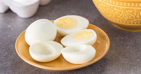 How To Easily Peel Hard Boiled Eggs Plus Video And Recipes Hungry Girl