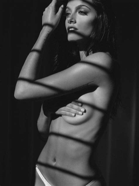 ¡se Destapó Oriana Sabatini Publicó Una Foto En Topless Infobae