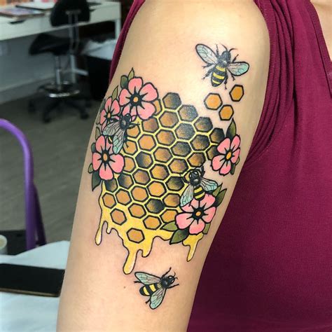 21 Cutest Bumble Bee Tattoo Designs That Will Catch Your