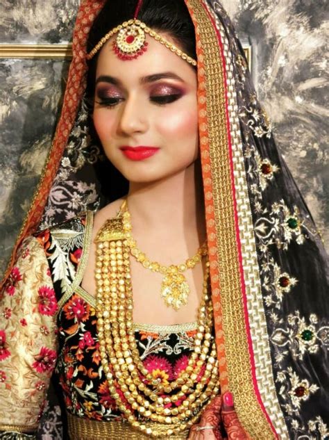 Gold Pakistani Bridal Jewelry Sets