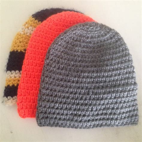 Virka 5 fm runt ringen. Penslar o Garn: Virkad basker med halsvärmare