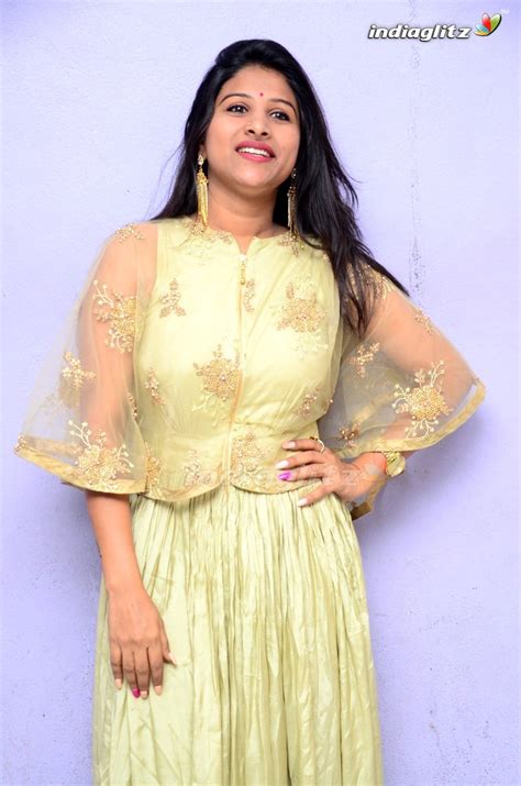 She was born to the banjara family of anantpur, andhra pradesh. Mangli Photos - Telugu Actress photos, images, gallery ...