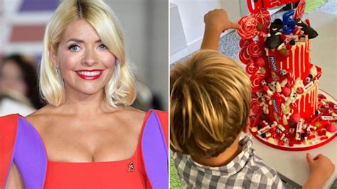 Holly Willoughby Shares Glimpse Of Son Chesters Incredible T Hello