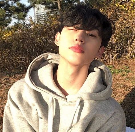 Pada tanggal 17 maret 2010, detail mengenai anggota baru, lizzy, telah diumumkan, diikuti dengan dirilisnya konsep foto group untuk single album, bang!. Ulzzang Boys | Korean boys ulzzang, Ulzzang boy, Cute korean boys