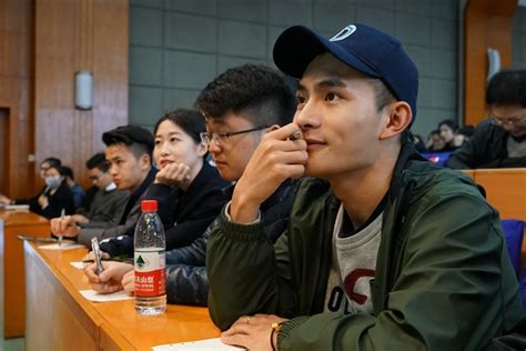 名站推薦 tips：2021年6月24日 已更新失效連結 total 13 ». 中央电视台李瑞英老师一行来我校讲学-浙江传媒学院