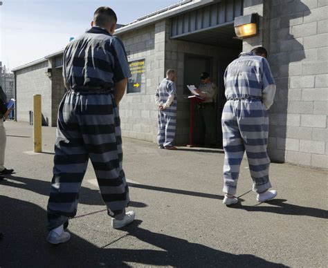 Ap Exclusive California Counties Undermine Prison Efforts
