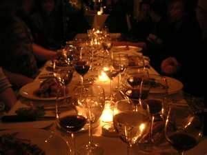 Easy to find, easier to book. candlelight dinner at home - Bing Imágenes (With images) | Candle light dinner, Romantic ...