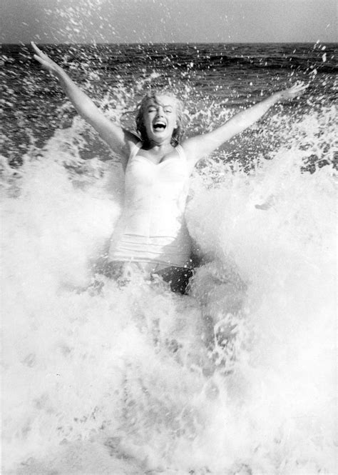 Marilyn Monroe Photographed By Sam Shaw At The Marilyn Monroe Archive
