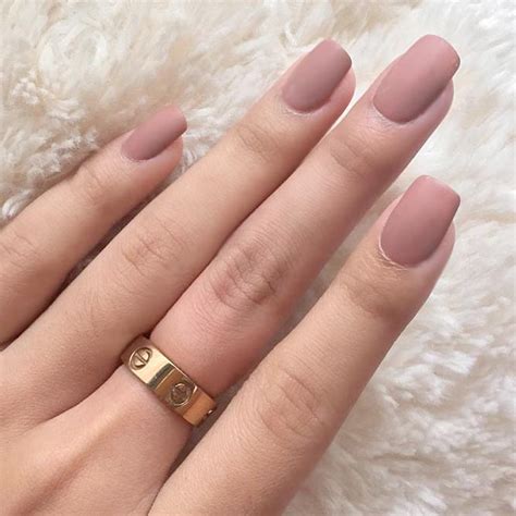 Uñas color rosa, diseños actuales (tendencias) que te servirán de inspiración uñas en tonos mate,palo, pastel, combinaciones con negro dorado, plata y más. 21 Outstanding Matte Pink Nails Designs | NailDesignsJournal