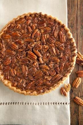 Preparation pour the cold liquid cream into a bowl, add the crushed chocolate and honey. Paula Deen's Chocolate Pecan Pie | Chocolate pecan pie ...
