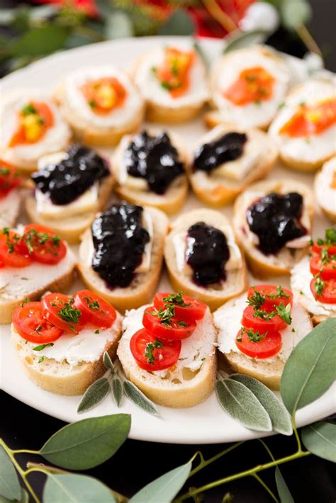 Find the great collection of 1000 dinner party recipes and dishes from popular chefs at ndtv food. How to Host an Instagram-Worthy Holiday Party | Dinner ...