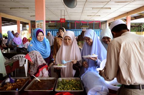 Bila bermimpi kamu jaga dari tidurmu aku senamamu. Sekolah Menengah Kebangsaan Datuk Haji Ahmad Badawi: Salam ...